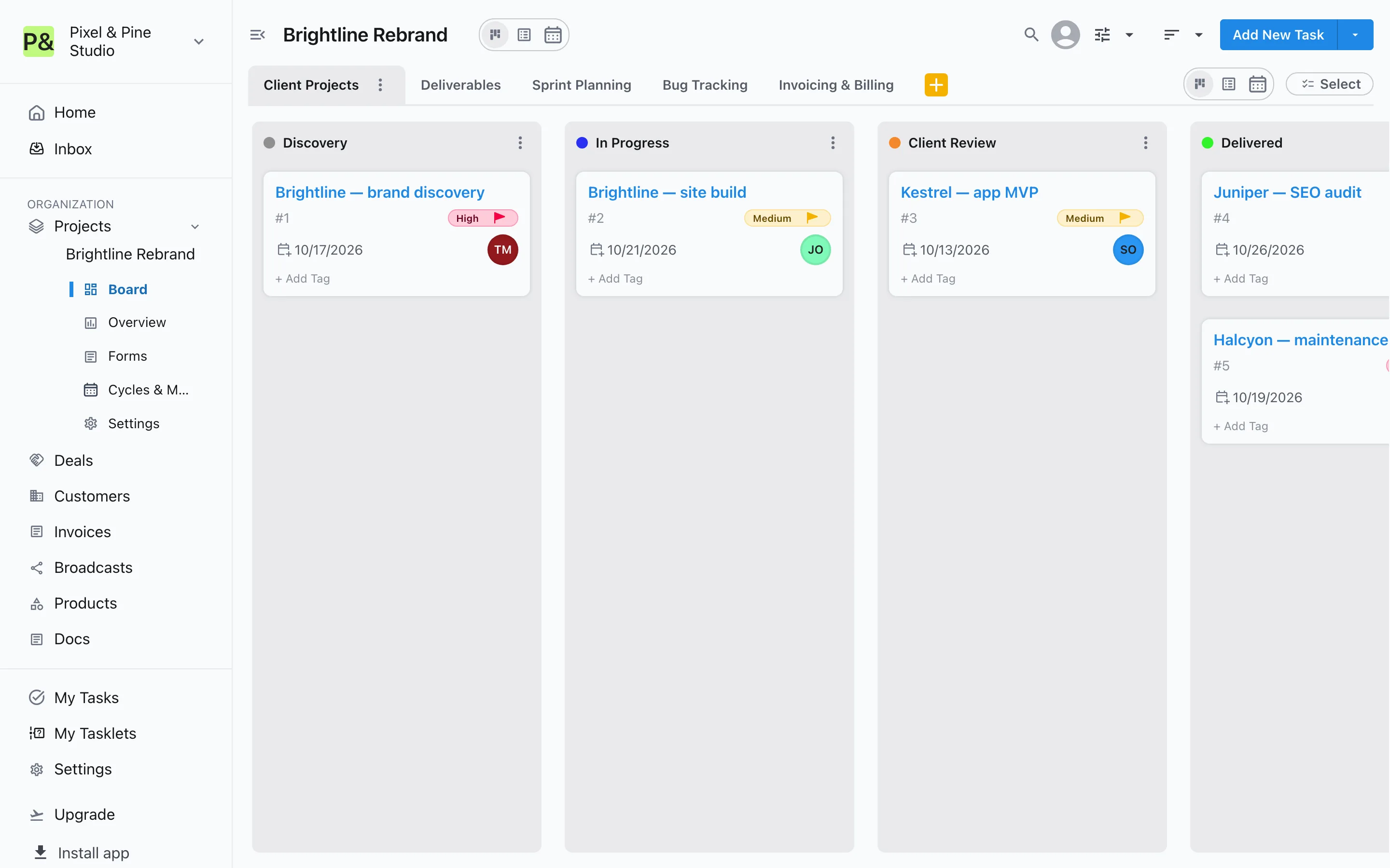 A Slateo board from the Software Development Agency template with client projects in Discovery, In Progress, Client Review and Delivered.